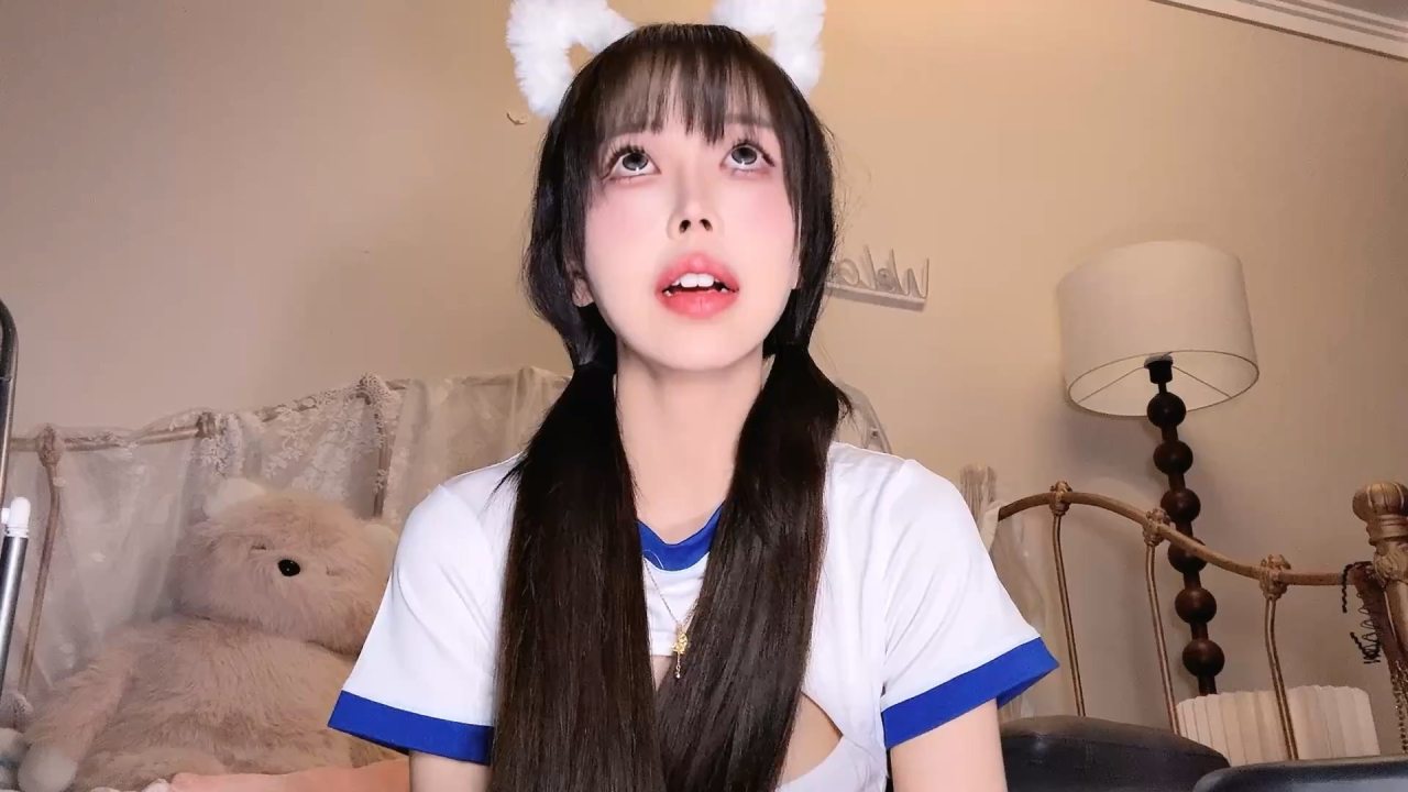 极品萝莉妹自慰用肛塞道具扩肛