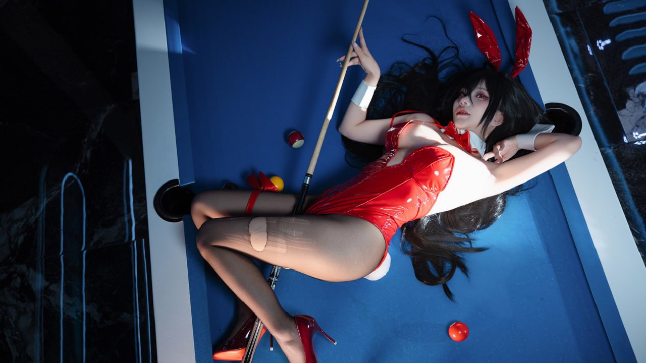 迷奸少女吮吸她的玉足