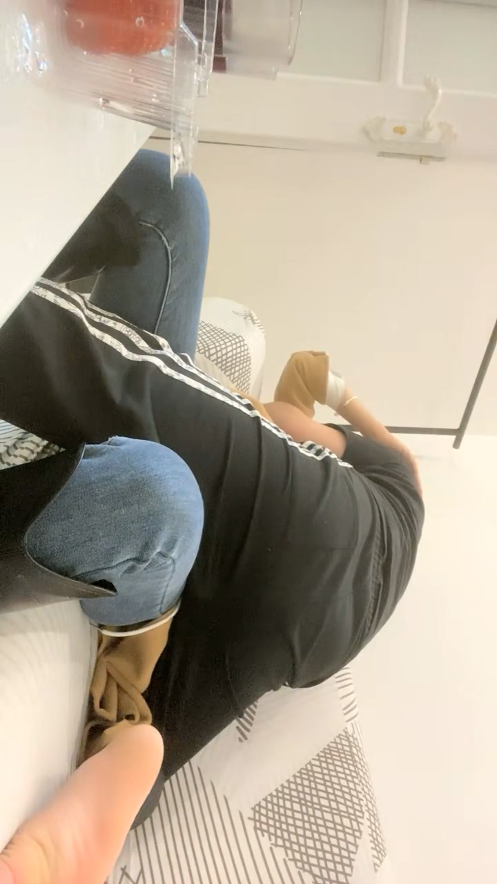 瘦猴先生探花 2023 4 10凌晨场次，胖子带班 约个毛呢大衣的阿姨软磨硬泡 推到到床上啪啪