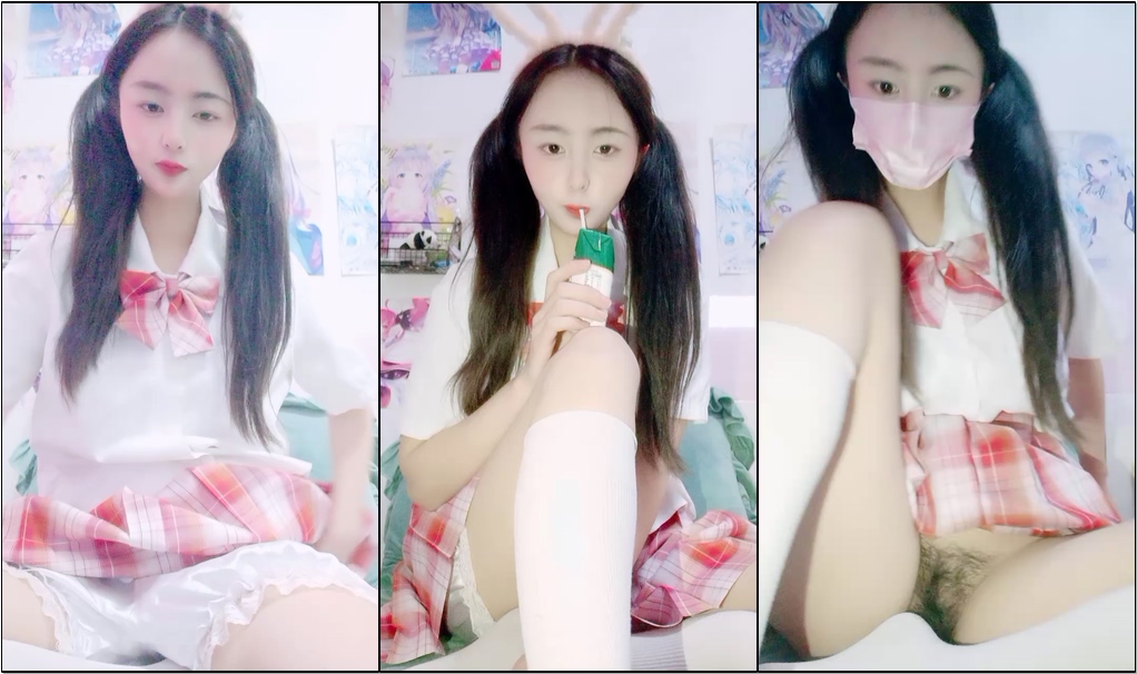 新来的兔女郎小妹粘人小鬼精彩小秀,在狼友的调教下漏出骚奶子展示逼逼,撅着屁股掰开骚穴给狼友看淫水不少